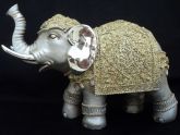 Elefante Prateado com Manto Dourado - 15 x 18 cm